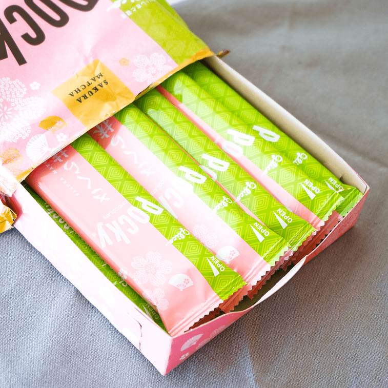 Glico 格力高 Pocky Stick Cherry Blossom Matcha 樱花 抹茶 口味 8小包【樱花季限定】【Limited Edition】