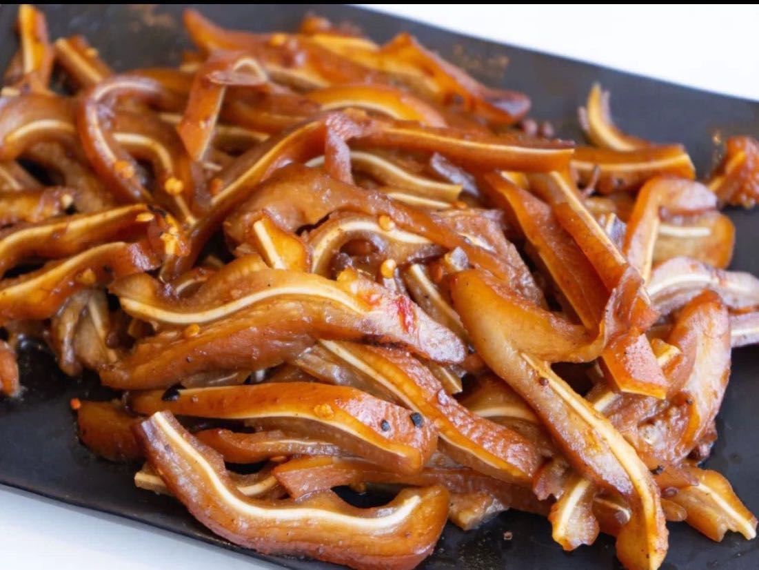 鸭宅夫人 pig ear 麻辣猪耳 网红 新品 当天出炉