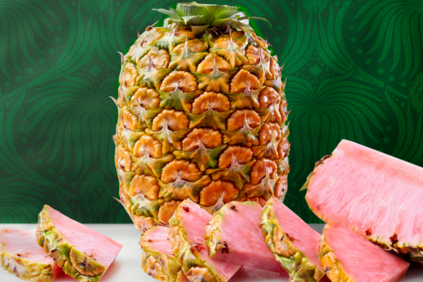 粉菠萝 fresh pink pineapples