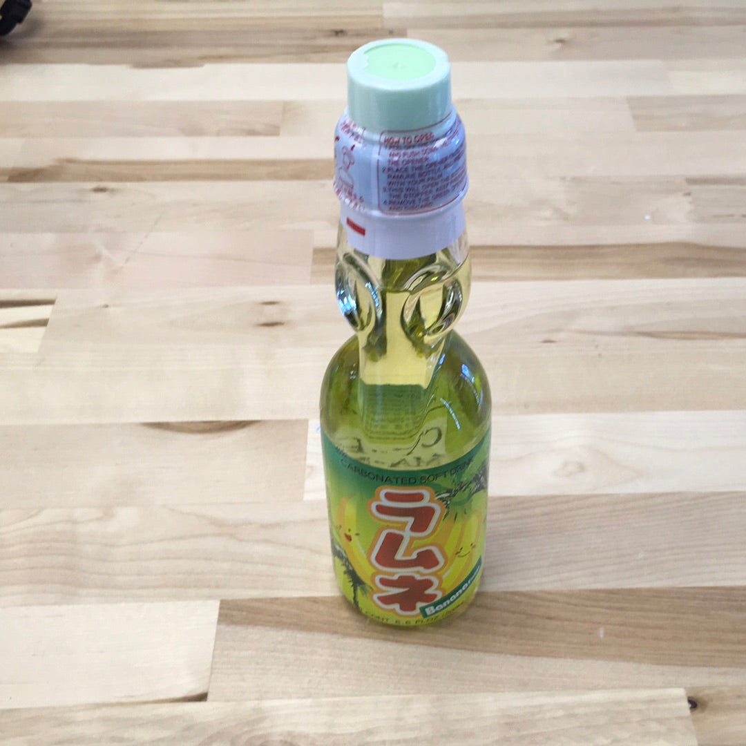 香蕉味弹珠汽水 Banana-Flavored Carbonated Soft Drink